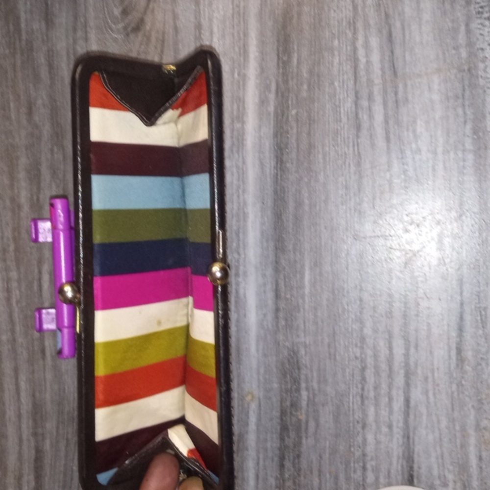 Coach Signature Vintage Kiss Lock And Multi Colored Interior Trifold Wallet - Picture 5 of 13